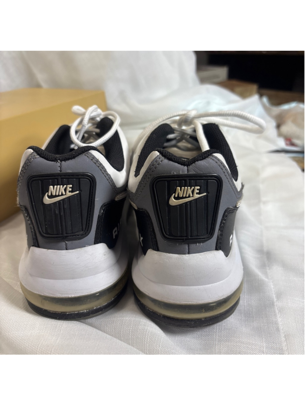 NIKE AIRMAX LTD 3 athletic shoes - Picture 3 of 10